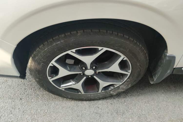 Used Subaru Forester 2015 2.0i Special Edition Commemorative Model Exterior 4