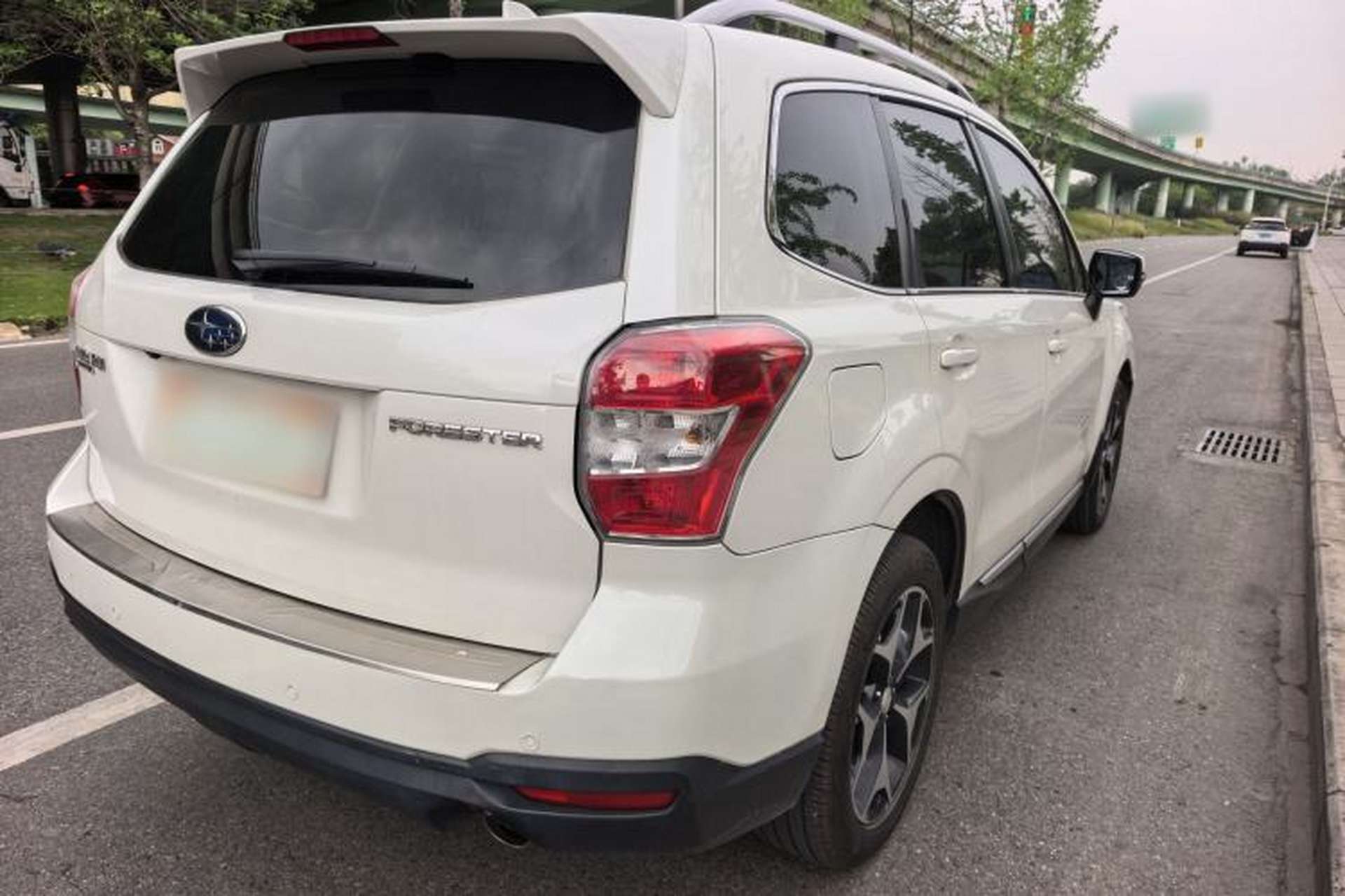 Used Subaru Forester 2015 2.0i Special Edition Commemorative Model Exterior 9