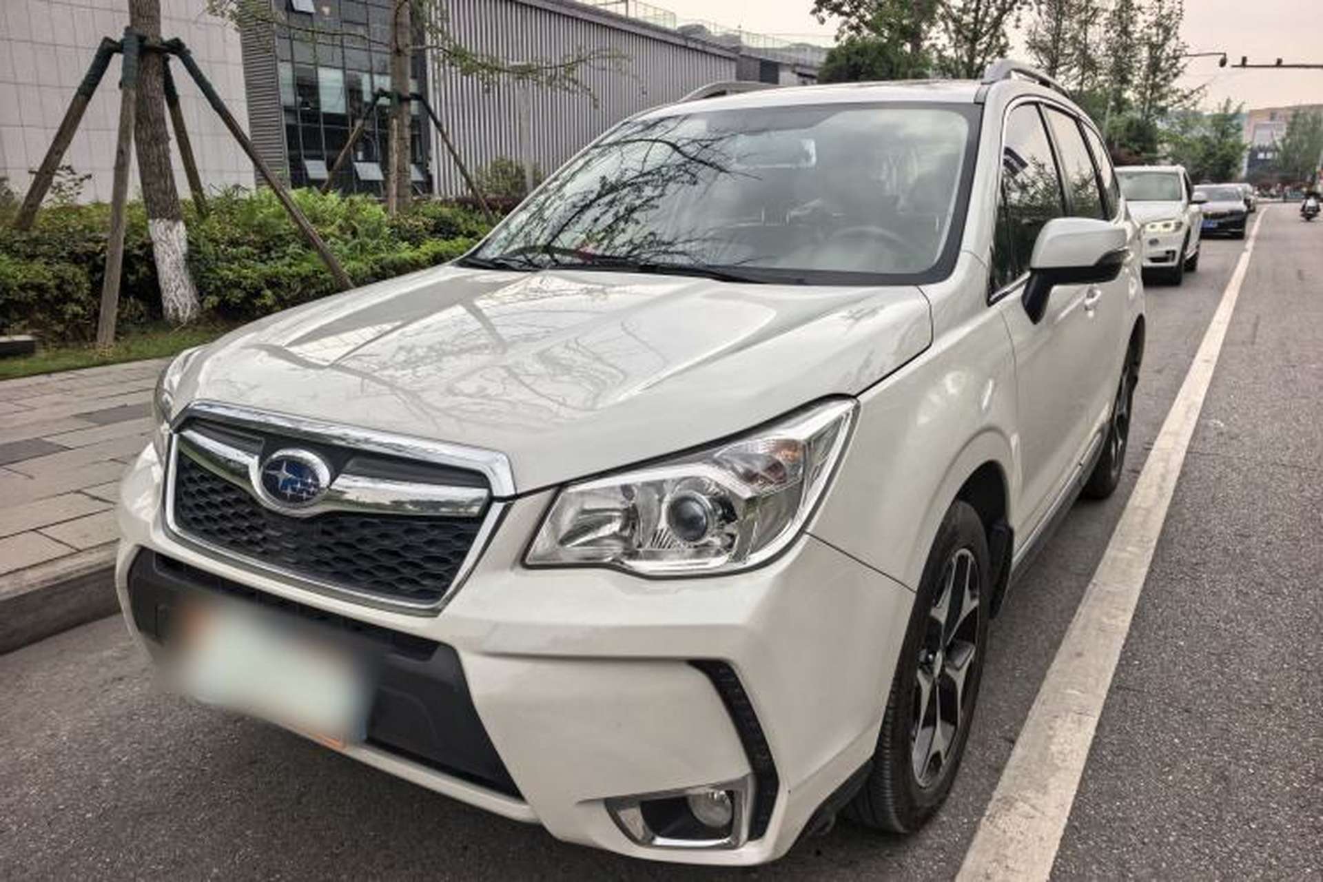 Used Subaru Forester 2015 2.0i Special Edition Commemorative Model Front Left 45 Deg