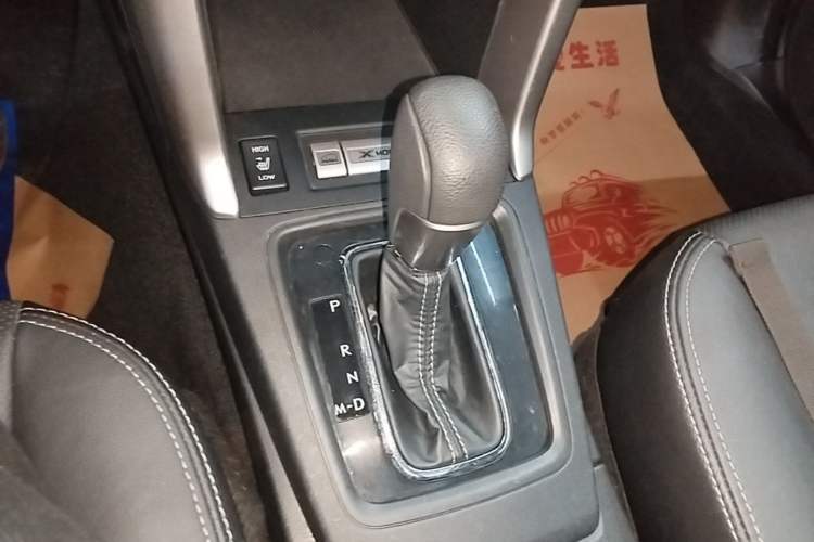 Used Subaru Forester 2015 2.0i Special Edition Commemorative Model Gear Lever