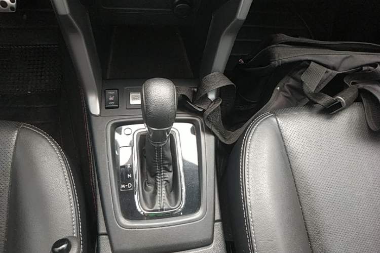 Used Subaru Forester 2015 2.0i Special Edition Commemorative Model Gear Lever