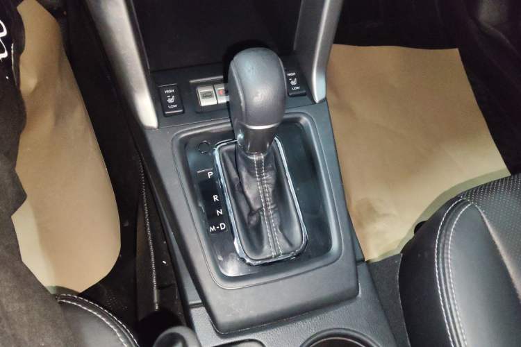 Used Subaru Forester 2015 2.0i Special Edition Commemorative Model Gear Lever