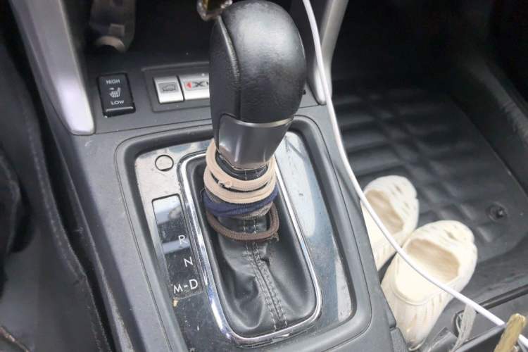 Used Subaru Forester 2015 2.0i Special Edition Commemorative Model Gear Lever