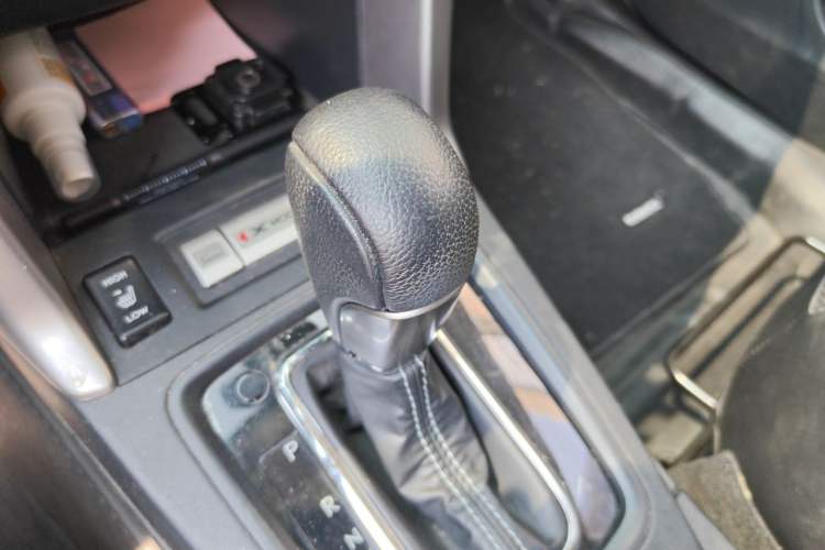 Used Subaru Forester 2015 2.0i Special Edition Commemorative Model Gear Lever