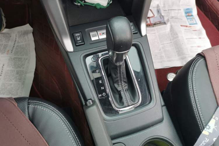 Used Subaru Forester 2015 2.0i Special Edition Commemorative Model Gear Lever