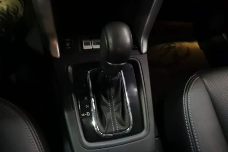 Used Subaru Forester 2015 2.0i Special Edition Commemorative Model Gear Lever