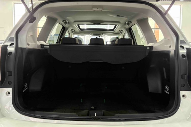 Used Subaru Forester 2015 2.5i Special Edition Commemorative Model Interior 4