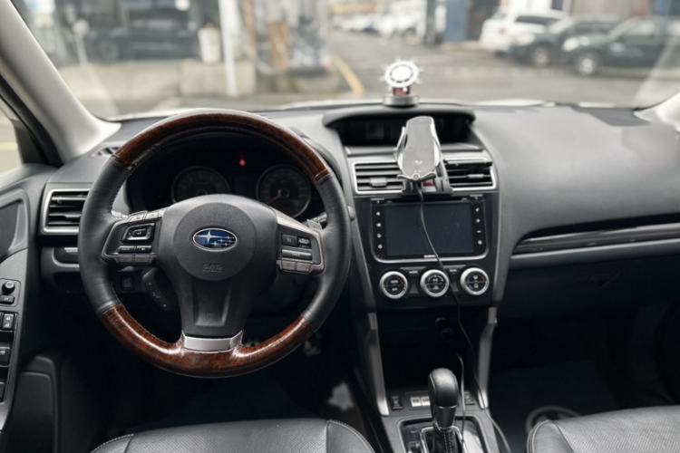 Used Subaru Forester 2015 2.5i Special Edition Commemorative Model Interior 5