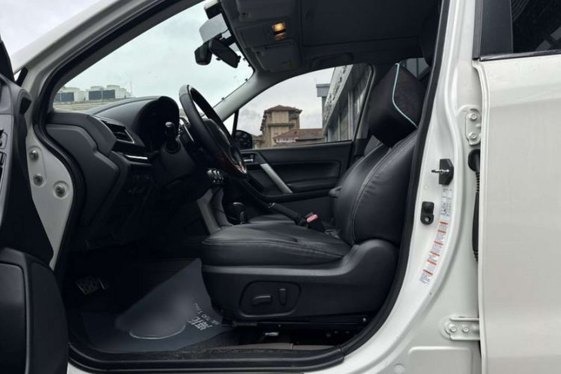 Used Subaru Forester 2015 2.5i Special Edition Commemorative Model Interior 7