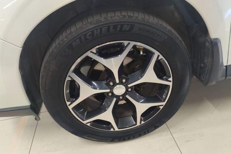 Used Subaru Forester 2015 2.0i Special Edition Commemorative Model Left Front Wheel Hub