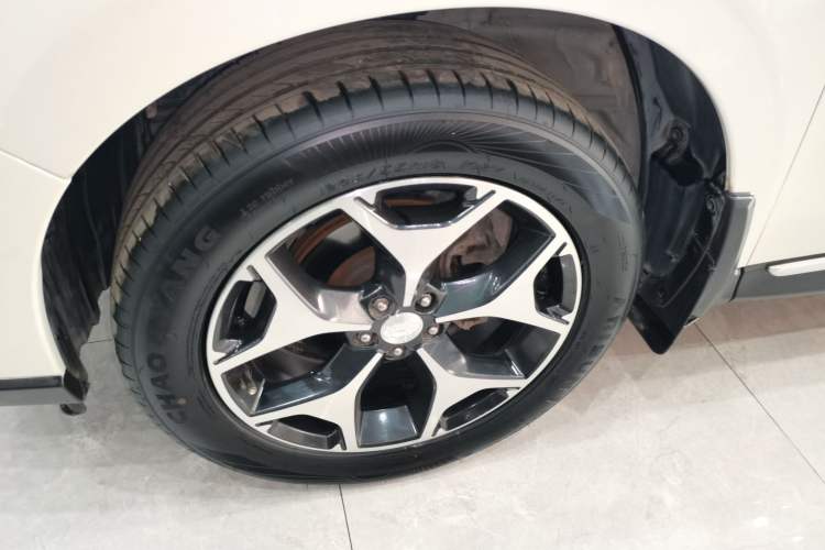 Used Subaru Forester 2015 2.0i Special Edition Commemorative Model Left Front Wheel Hub