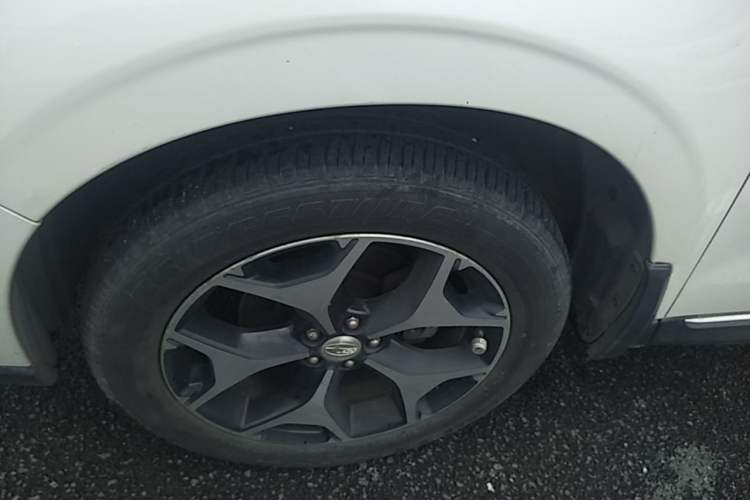 Used Subaru Forester 2015 2.0i Special Edition Commemorative Model Left Front Wheel Hub