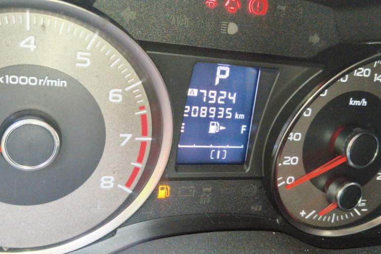 Used Subaru Forester 2015 2.0i Special Edition Commemorative Model Odometer Close Up
