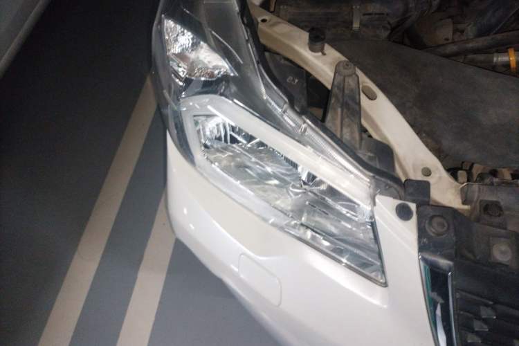 Used Subaru Forester 2015 2.5i Special Edition Commemorative Model Right Front Headlight