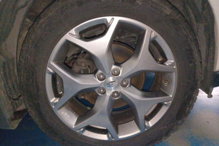 Used Subaru Forester 2015 2.5i Special Edition Commemorative Model Right Front Wheel Hub