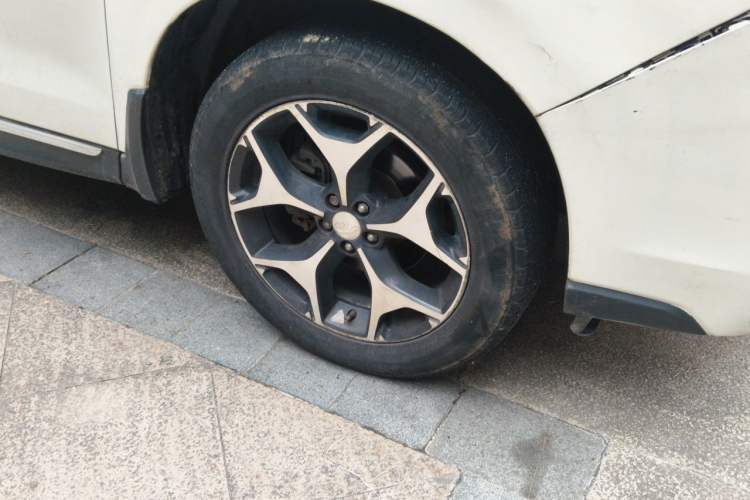 Used Subaru Forester 2015 2.0i Special Edition Commemorative Model Right Front Wheel Hub