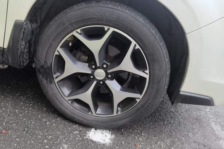 Used Subaru Forester 2015 2.0i Special Edition Commemorative Model Right Front Wheel Hub