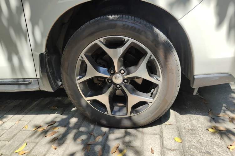 Used Subaru Forester 2015 2.0i Special Edition Commemorative Model Right Front Wheel Hub