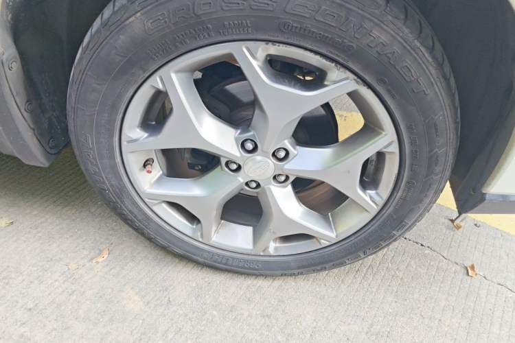 Used Subaru Forester 2015 2.5i Special Edition Commemorative Model Right Front Wheel Hub