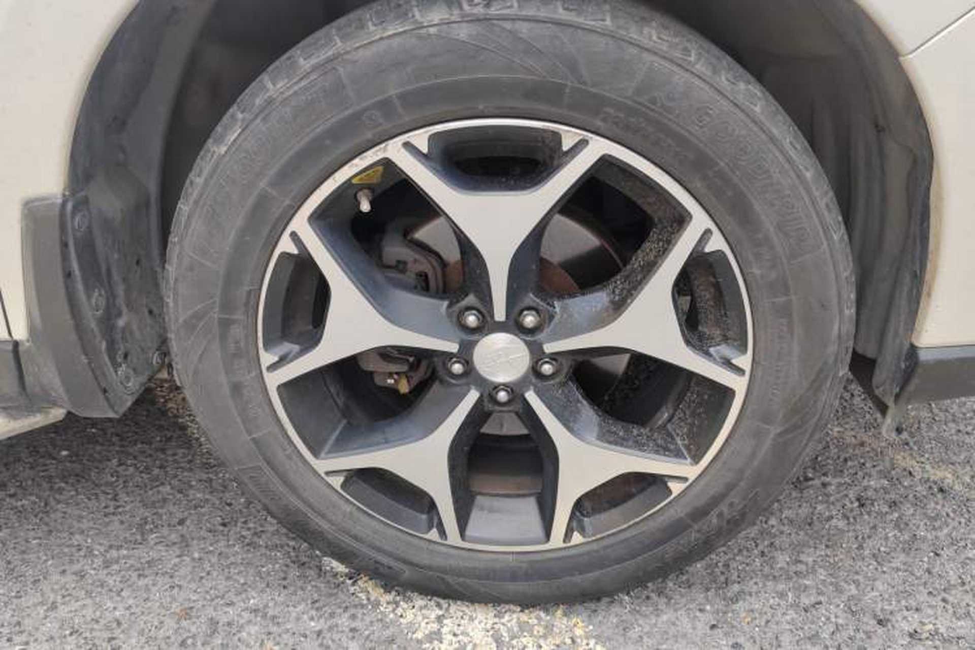 Used Subaru Forester 2015 2.0i Special Edition Commemorative Model Right Front Wheel Hub