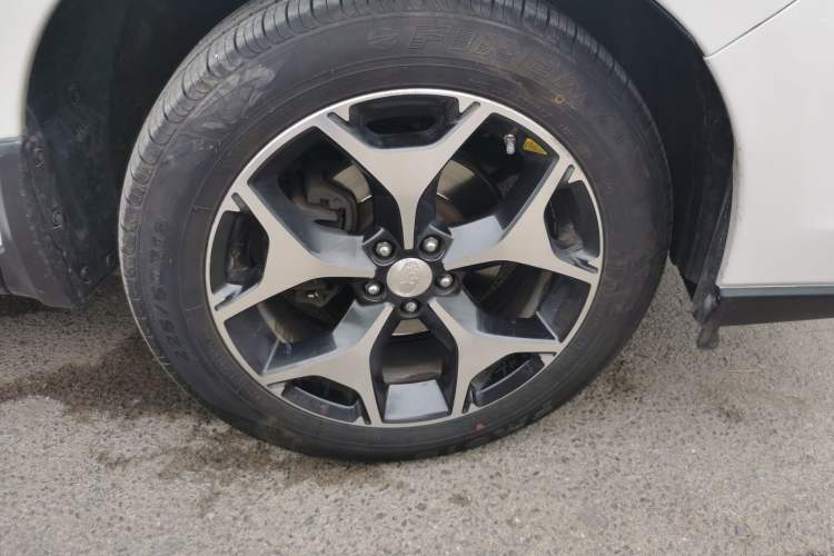 Used Subaru Forester 2015 2.0i Special Edition Commemorative Model Right Front Wheel Hub