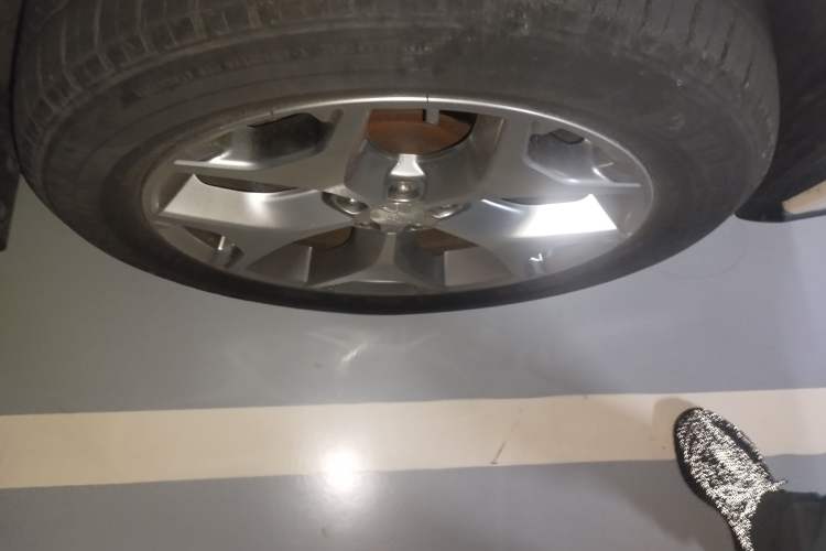 Used Subaru Forester 2015 2.5i Special Edition Commemorative Model Right Front Wheel Hub