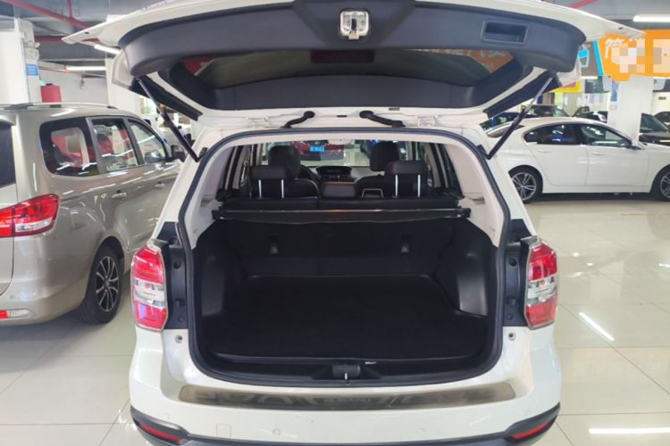 Used Subaru Forester 2015 2.0i Special Edition Commemorative Model Trunk