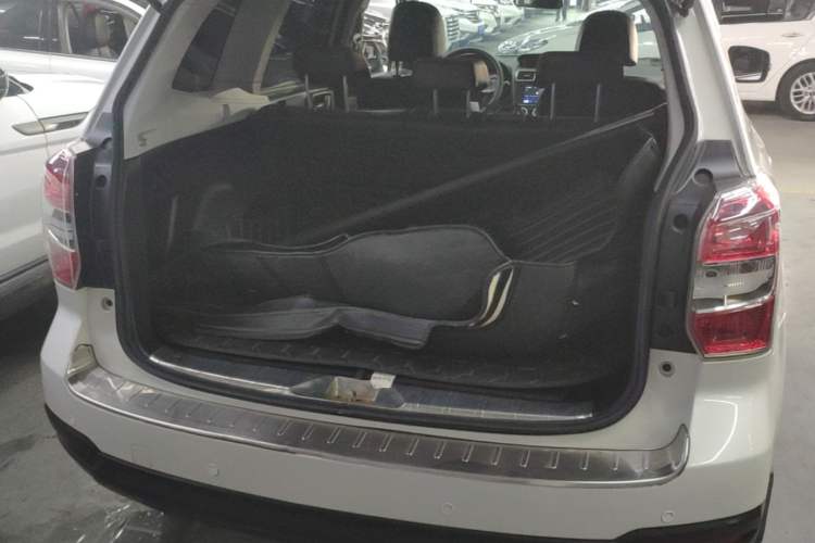 Used Subaru Forester 2015 2.0i Special Edition Commemorative Model Trunk