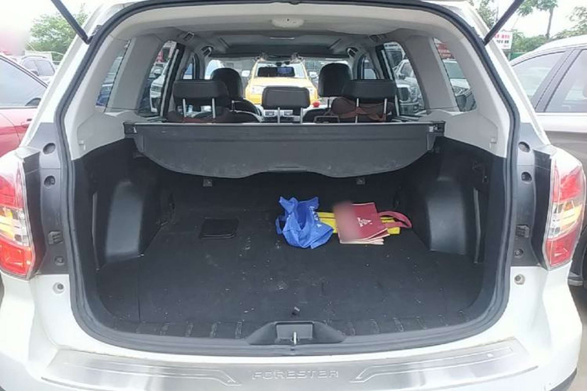 Used Subaru Forester 2015 2.0i Special Edition Commemorative Model Trunk