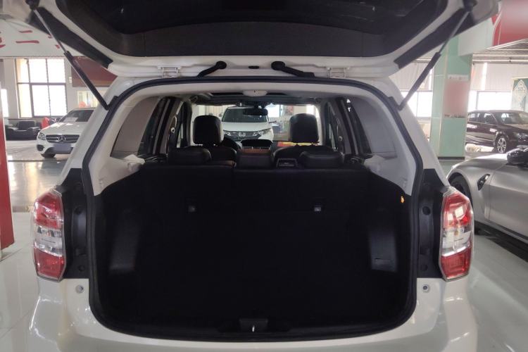 Used Subaru Forester 2015 2.0i Special Edition Commemorative Model Trunk