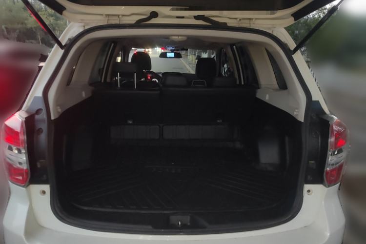 Used Subaru Forester 2015 2.0i Special Edition Commemorative Model Trunk