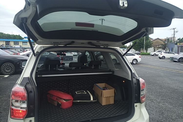 Used Subaru Forester 2015 2.0i Special Edition Commemorative Model Trunk