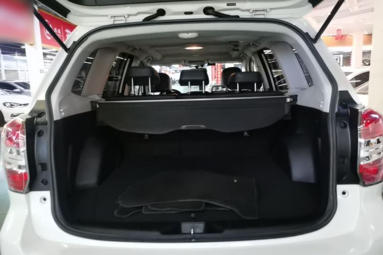 Used Subaru Forester 2015 2.0i Special Edition Commemorative Model Trunk
