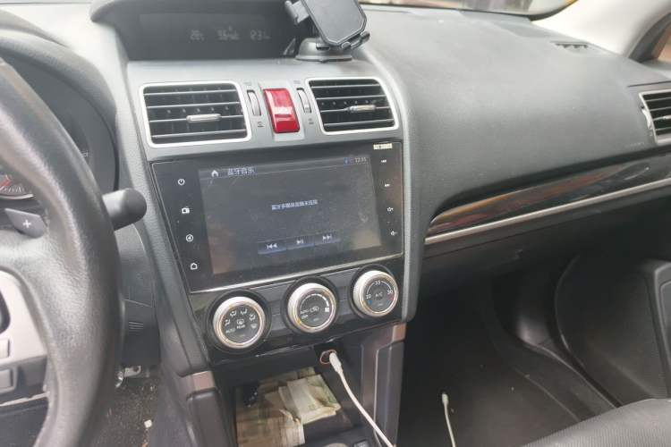 Used Subaru Forester 2016 2.0i Fashion Navigation Edition Audio And AC Panel