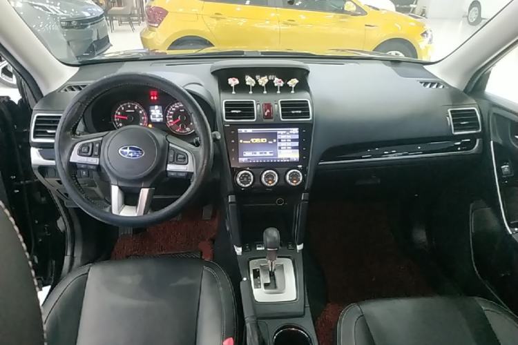 Used Subaru Forester 2016 2.0i Luxury Navigation Edition Center Console