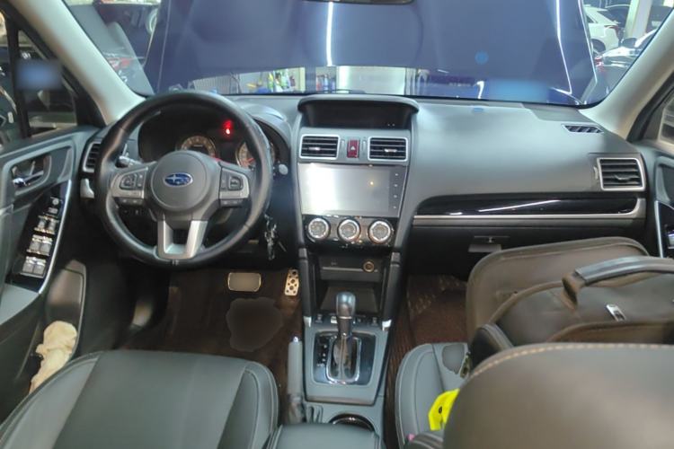 Used Subaru Forester 2016 2.0i Fashion Navigation Edition Center Console