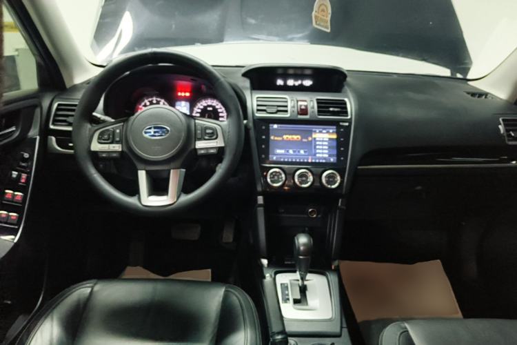 Used Subaru Forester 2016 2.0i Luxury Navigation Edition Center Console