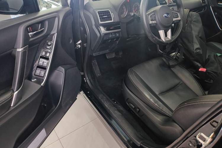 Used Subaru Forester 2016 2.0i Luxury Navigation Edition Driver Seat