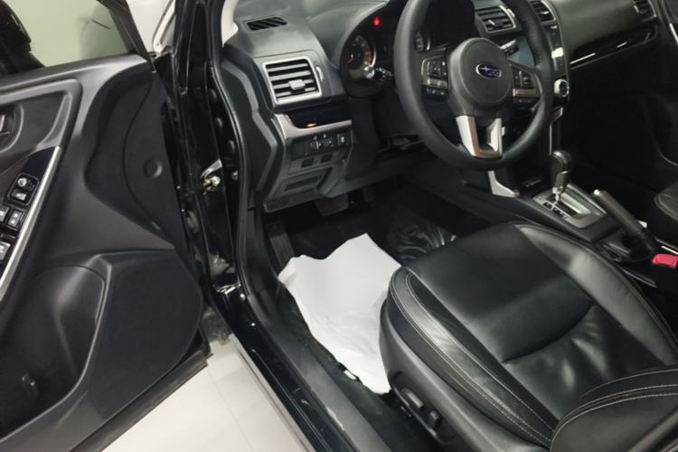 Used Subaru Forester 2016 2.0i Luxury Navigation Edition Driver Seat