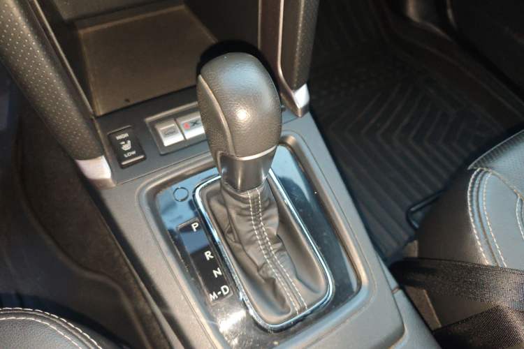 Used Subaru Forester 2016 2.0i Fashion Navigation Edition Gear Lever