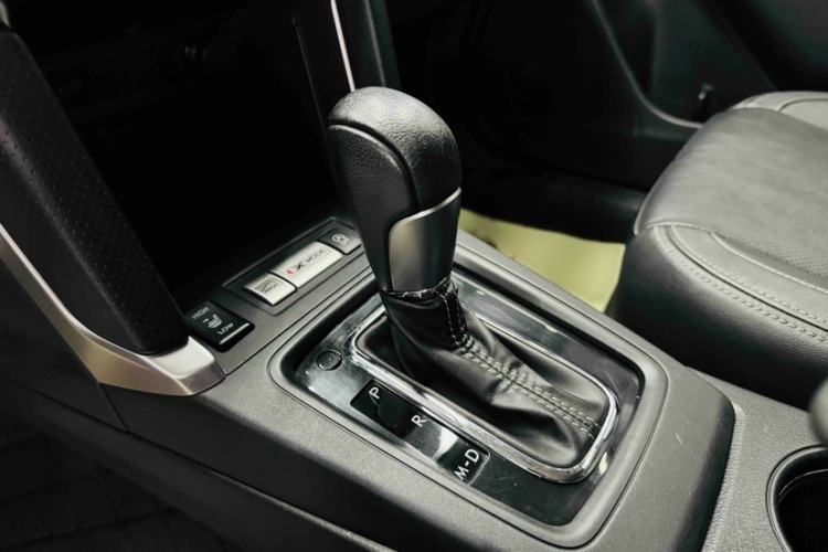 Used Subaru Forester 2016 2.5i Prestige Navigation Edition Gear Lever