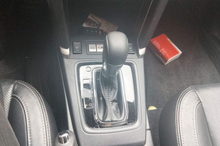 Used Subaru Forester 2016 2.0i Fashion Navigation Edition Gear Lever