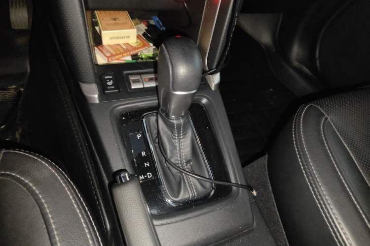 Used Subaru Forester 2016 2.5i Luxury Navigation Edition Gear Lever