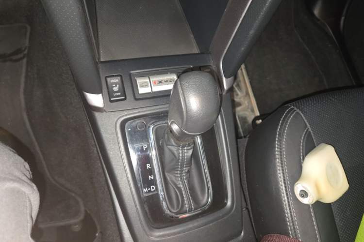 Used Subaru Forester 2016 2.0i Fashion Navigation Edition Gear Lever