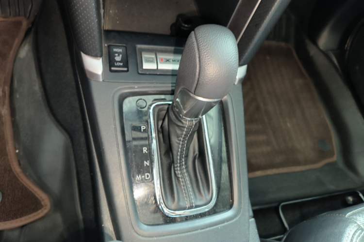 Used Subaru Forester 2016 2.0i Fashion Navigation Edition Gear Lever