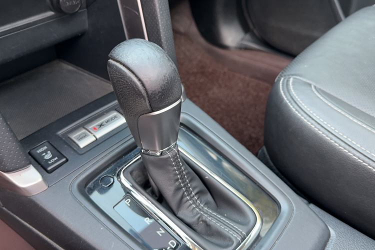 Used Subaru Forester 2016 2.0i Fashion Navigation Edition Gear Lever