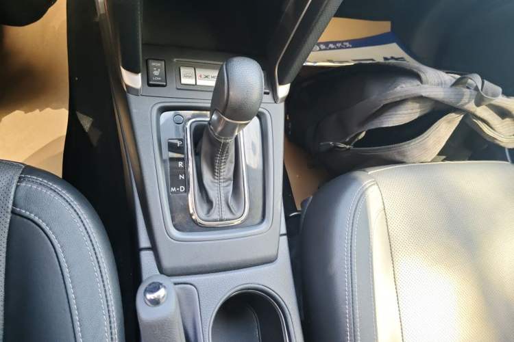 Used Subaru Forester 2016 2.0i Fashion Navigation Edition Gear Lever