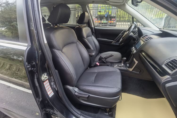 Used Subaru Forester 2016 2.0i Luxury Navigation Edition Interior 10