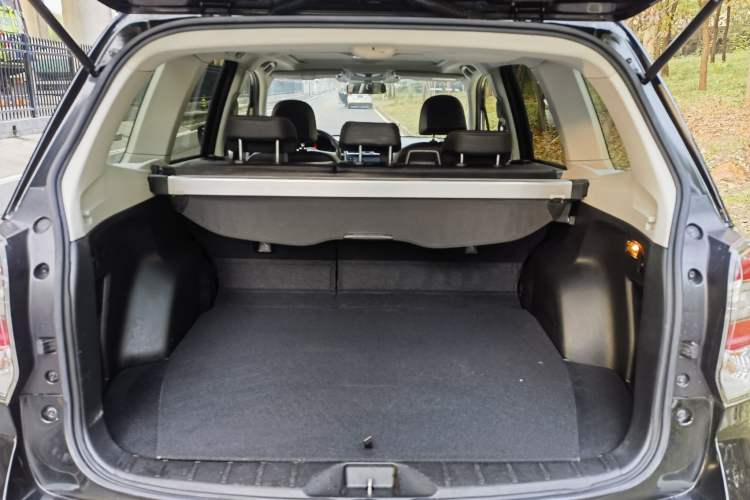 Used Subaru Forester 2016 2.0i Luxury Navigation Edition Interior 9