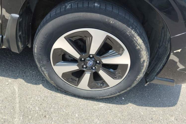 Used Subaru Forester 2016 2.0i Luxury Navigation Edition Right Front Wheel Hub